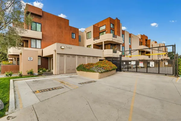 $449,000 | 7826 Topanga Canyon Boulevard, Unit 210, Canoga Park, CA 91304
