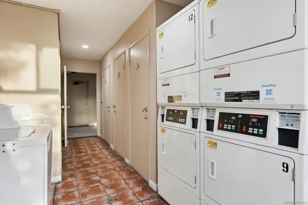 $449,000 | 7826 Topanga Canyon Boulevard, Unit 210, Canoga Park, CA 91304