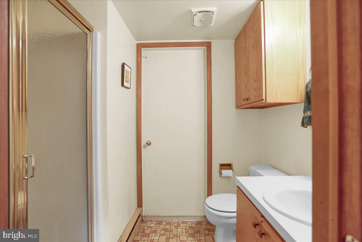 10 Jaindl Road Mertztown, PA 19539 - Photo 16 of 35 Full bath on main level