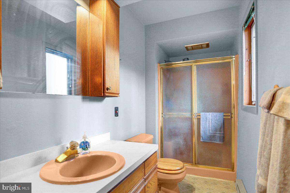 10 Jaindl Road Mertztown, PA 19539 - Photo 20 of 35 Full bathroom