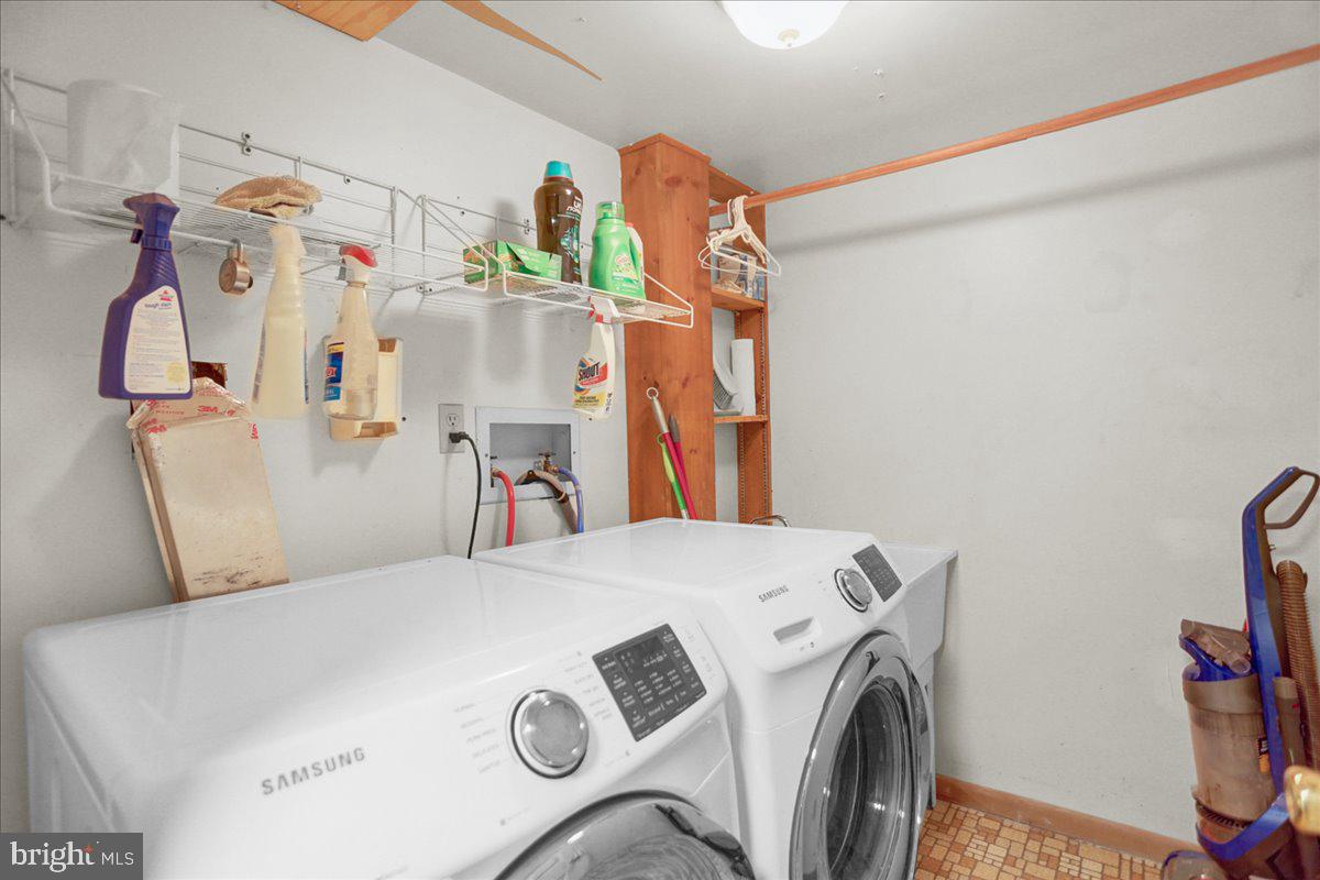 10 Jaindl Road Mertztown, PA 19539 - Photo 29 of 35 Laundry room