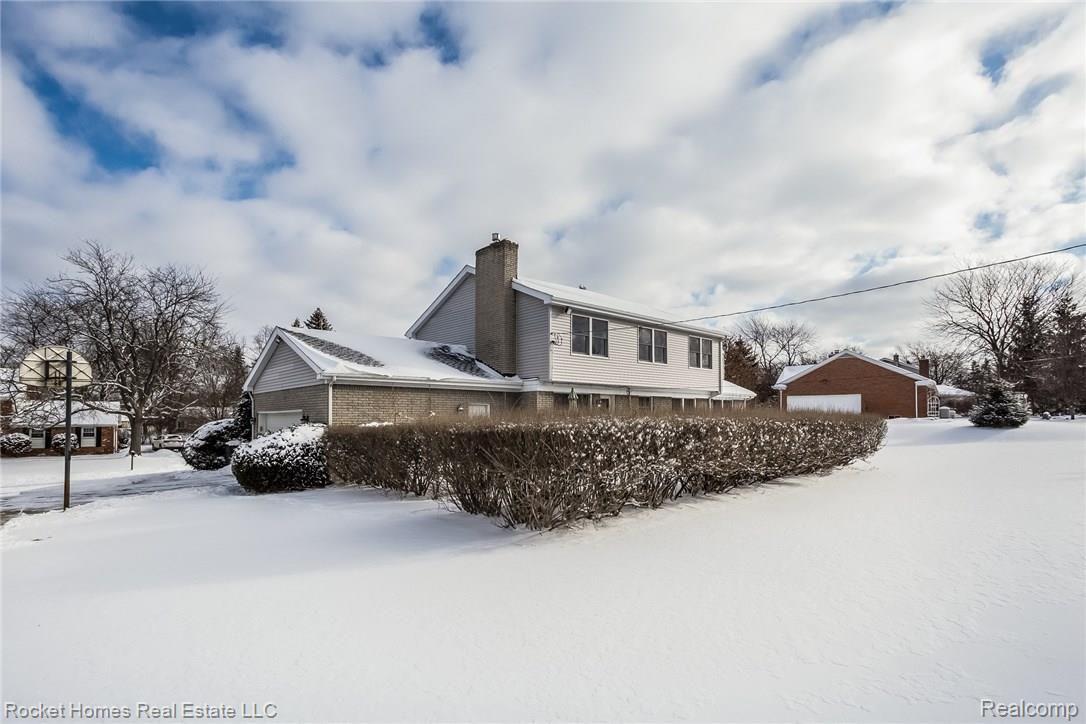 5060 Tree Hill Road Grand Blanc, MI 48439 - Photo 42 of 47 045-Rear_View-5281726-medium.jpg