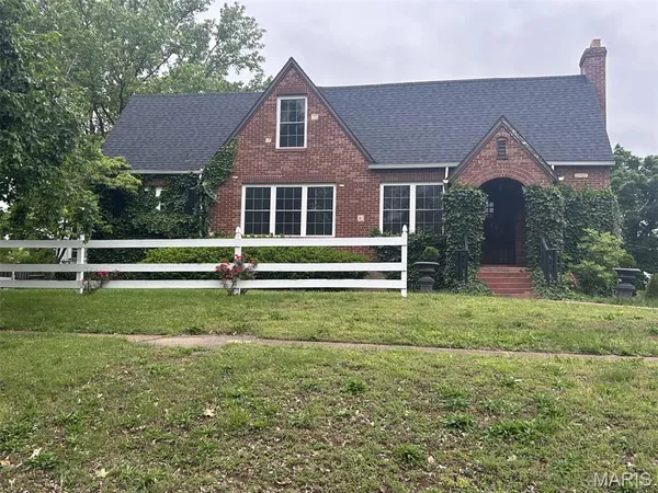 $749,999 | 402 South 5th Street, De Soto, MO 63020