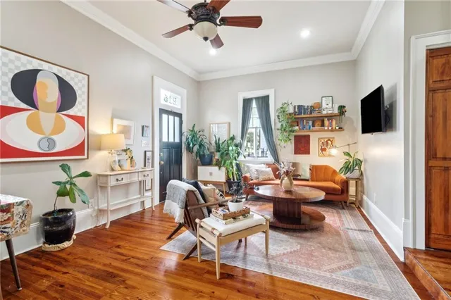 $2,000 | 215 North Scott Street, New Orleans, LA 70119