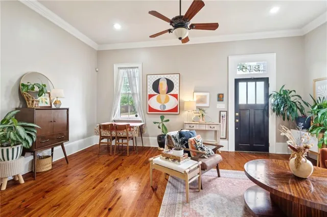 $2,000 | 215 North Scott Street, New Orleans, LA 70119