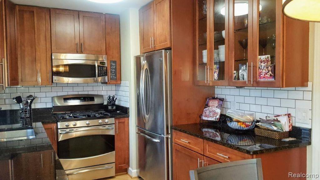 1426 Crescent Lane Rochester Hills, MI 48306 - Photo 4 of 23