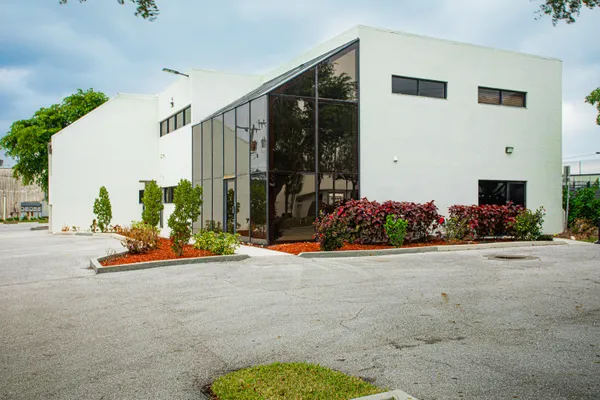 $19 | 1700 Old Okeechobee Road, West Palm Beach, FL 33409