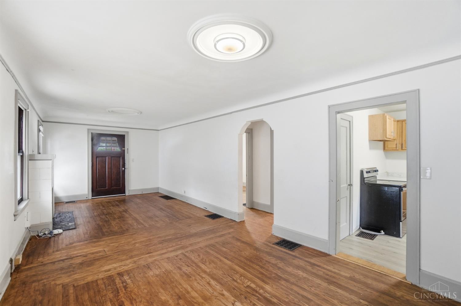 6644 Murray Road Cincinnati, OH 45227 - Photo 8 of 29