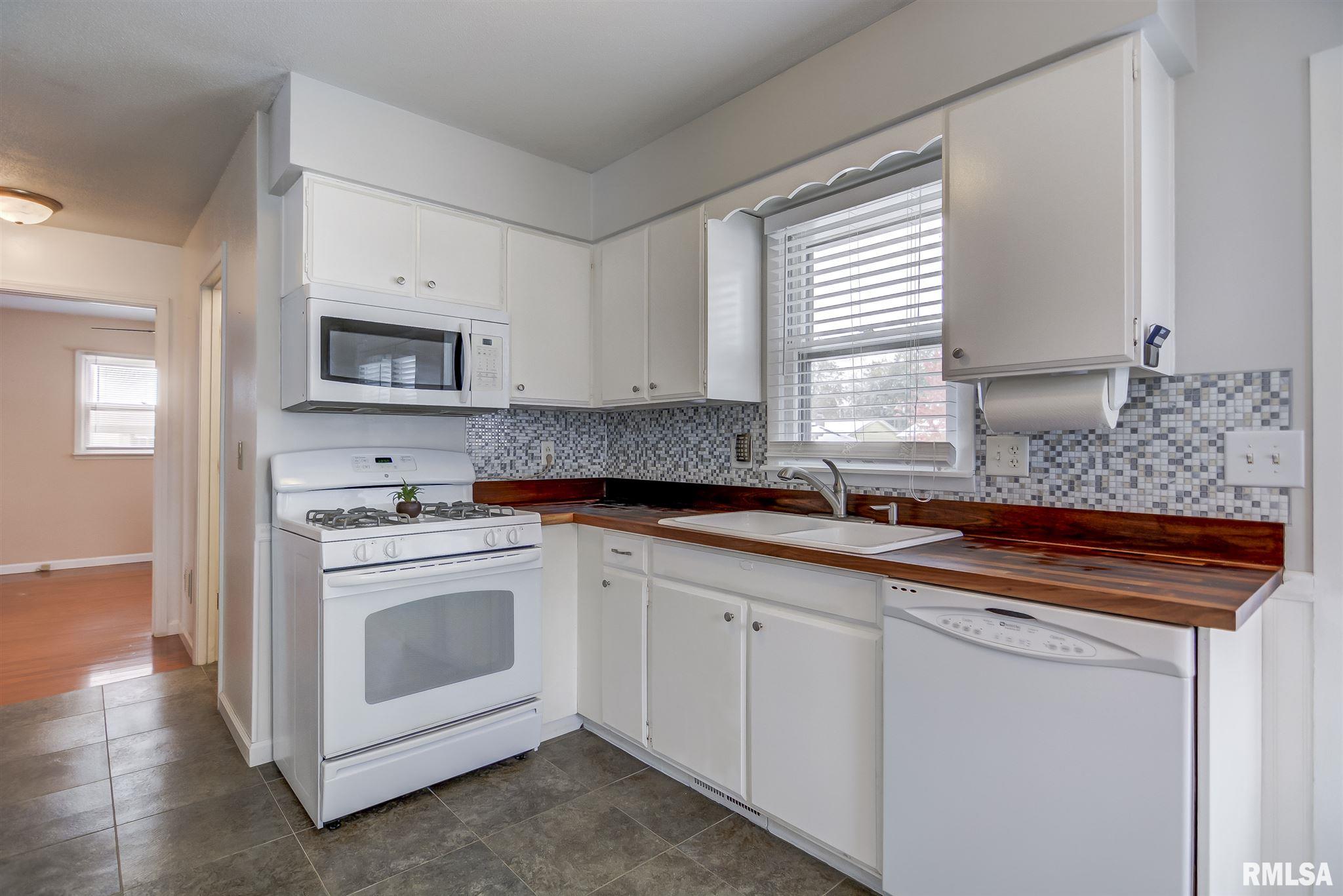 216 Stutely Lane Springfield, IL 62704 - Photo 13 of 36 Gallery Image 13