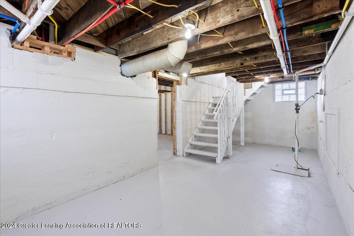 2717 West Jolly Road Lansing, MI 48911 - Photo 25 of 33 28-Media Jett - 28