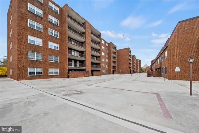 $415,000 | 215 Haddonfield Cmns, Unit 215, Haddonfield, NJ 08033