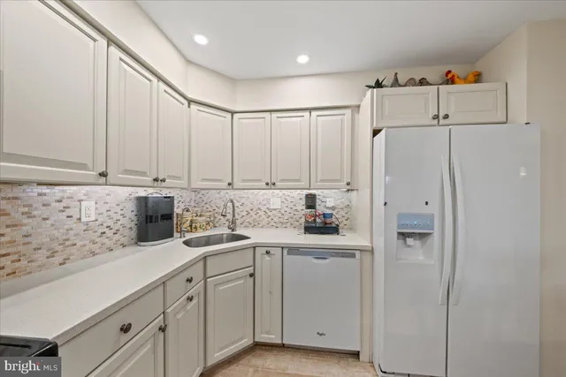 $415,000 | 215 Haddonfield Cmns, Unit 215, Haddonfield, NJ 08033