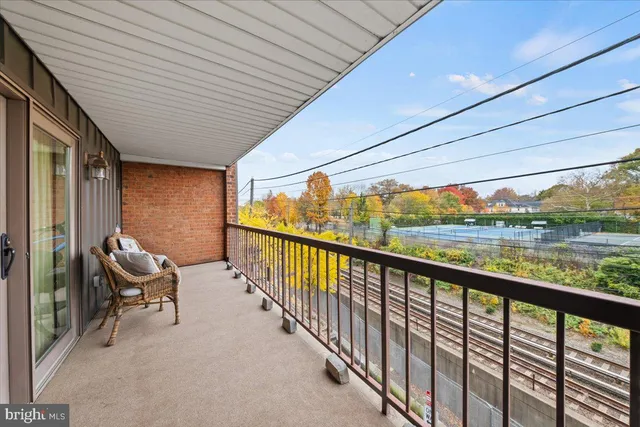 $415,000 | 215 Haddonfield Cmns, Unit 215, Haddonfield, NJ 08033