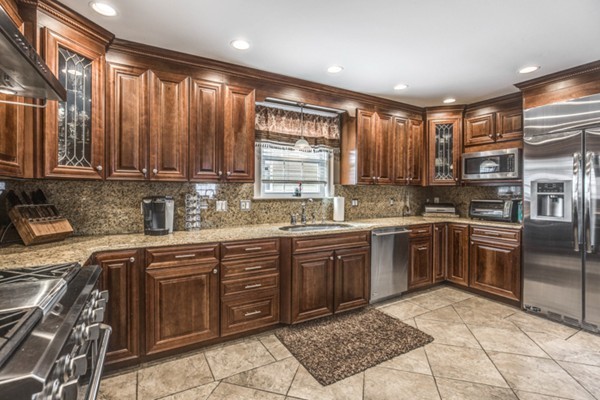 7 Paul Road Medford, MA 02155 - Photo 6 of 30