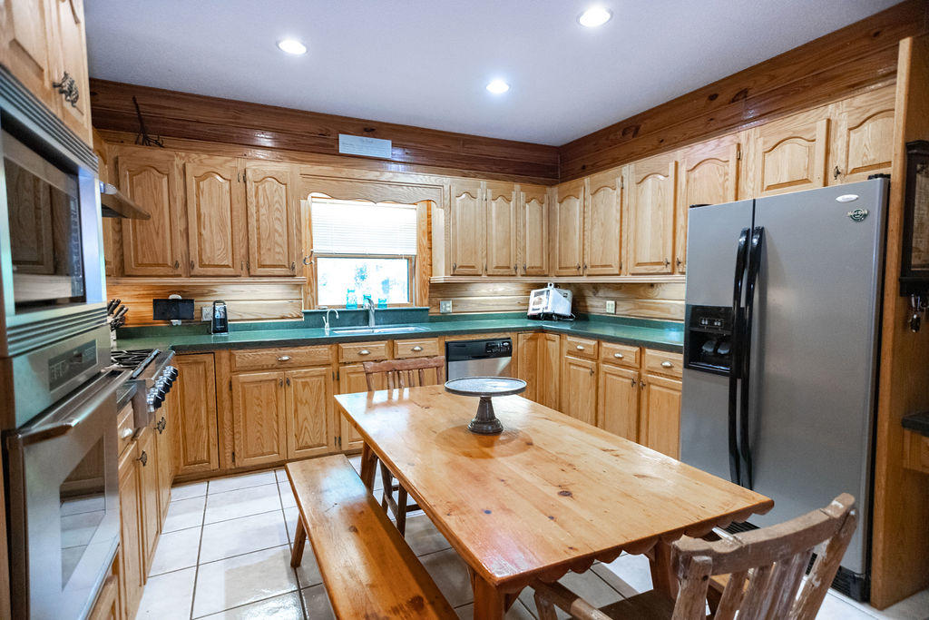 215 Player Lane Ruffin, SC 29475 - Photo 3 of 34 EAT IN KITCHEN