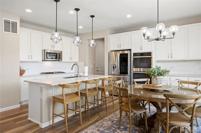 $835,000 | 6652 South Biloxi Way, Aurora, CO 80016