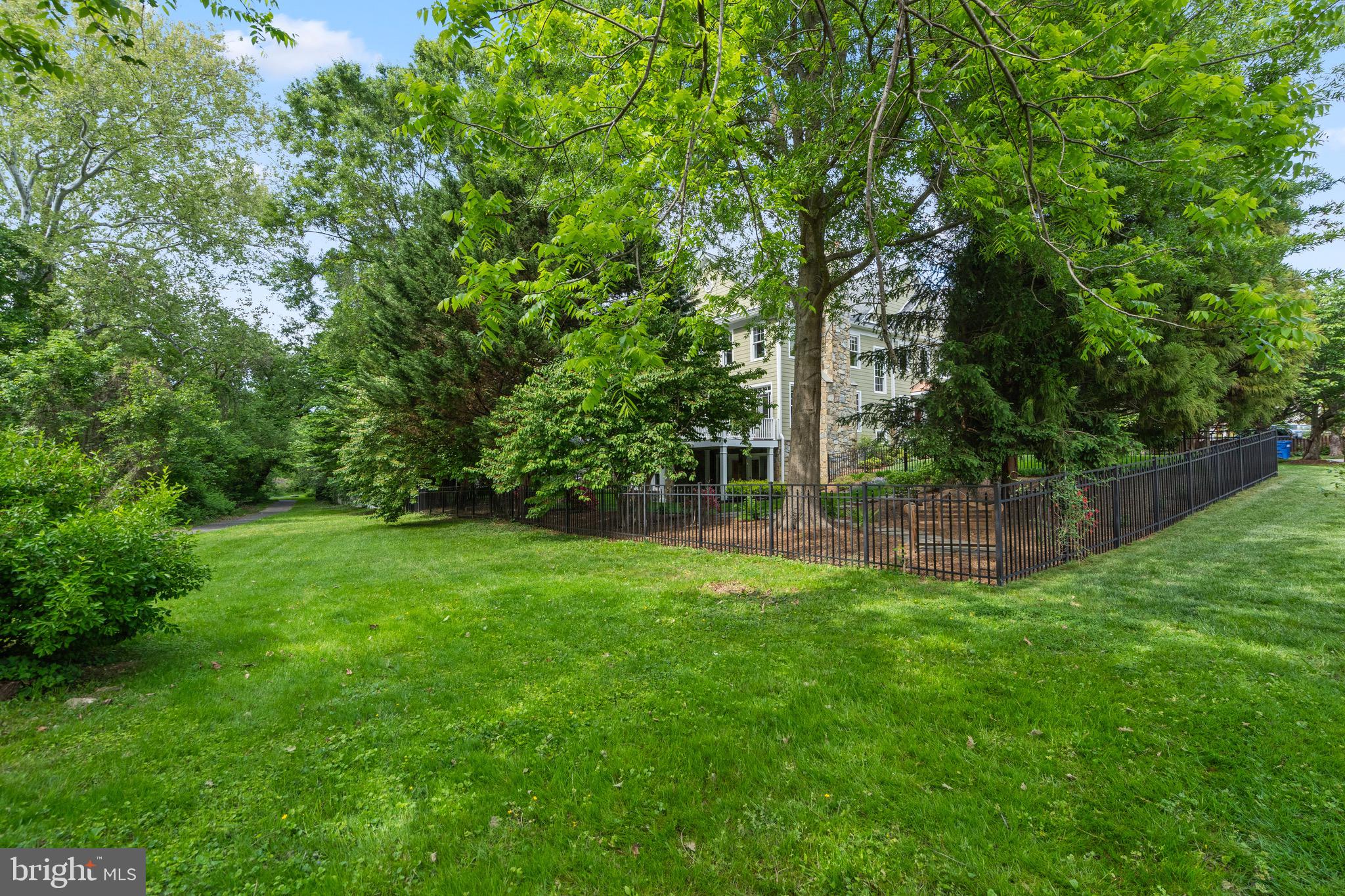 6962 Park Avenue McLean, VA 22101 - Photo 52 of 56 Backyard