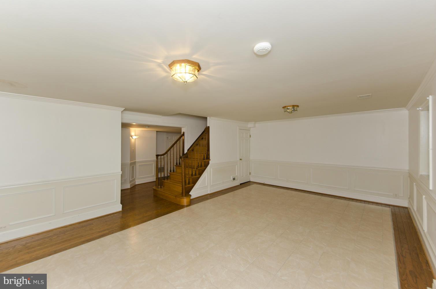 7120 Georgetown Pike McLean, VA 22101 - Photo 23 of 30 a view of an empty room