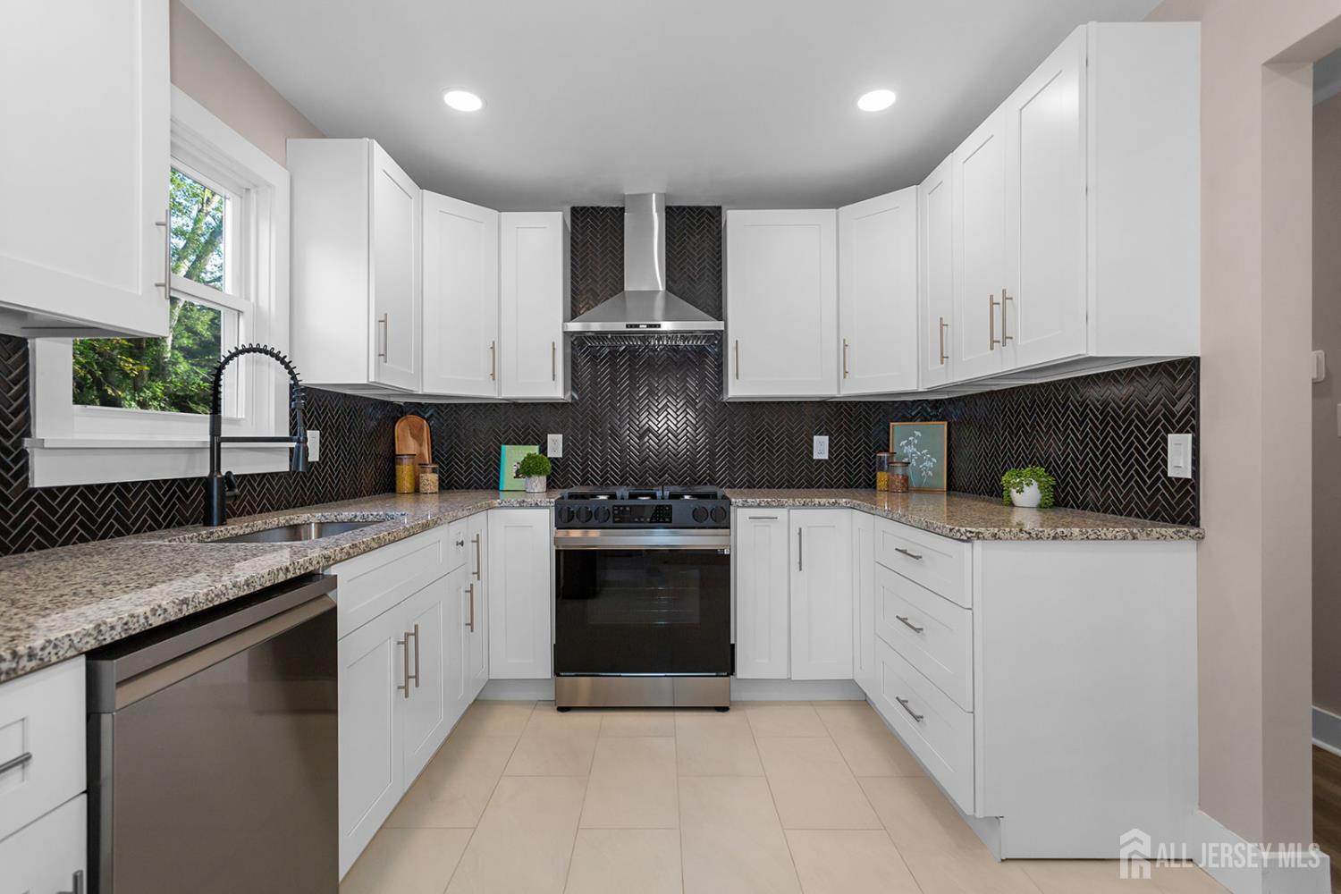 47 Glen Road Howell, NJ 07731 - Photo 16 of 37 Gallery Image 16