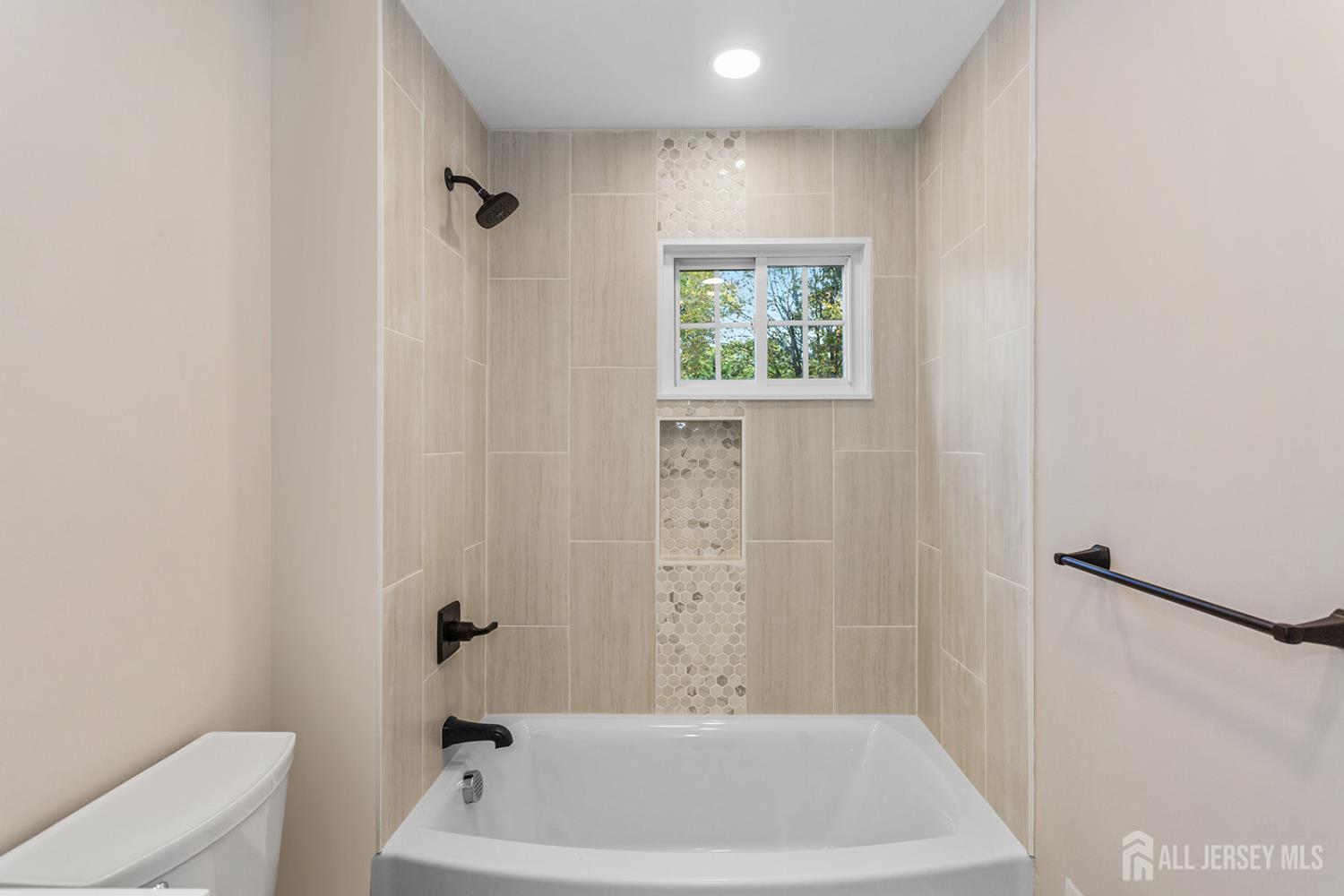 47 Glen Road Howell, NJ 07731 - Photo 23 of 37 Gallery Image 23