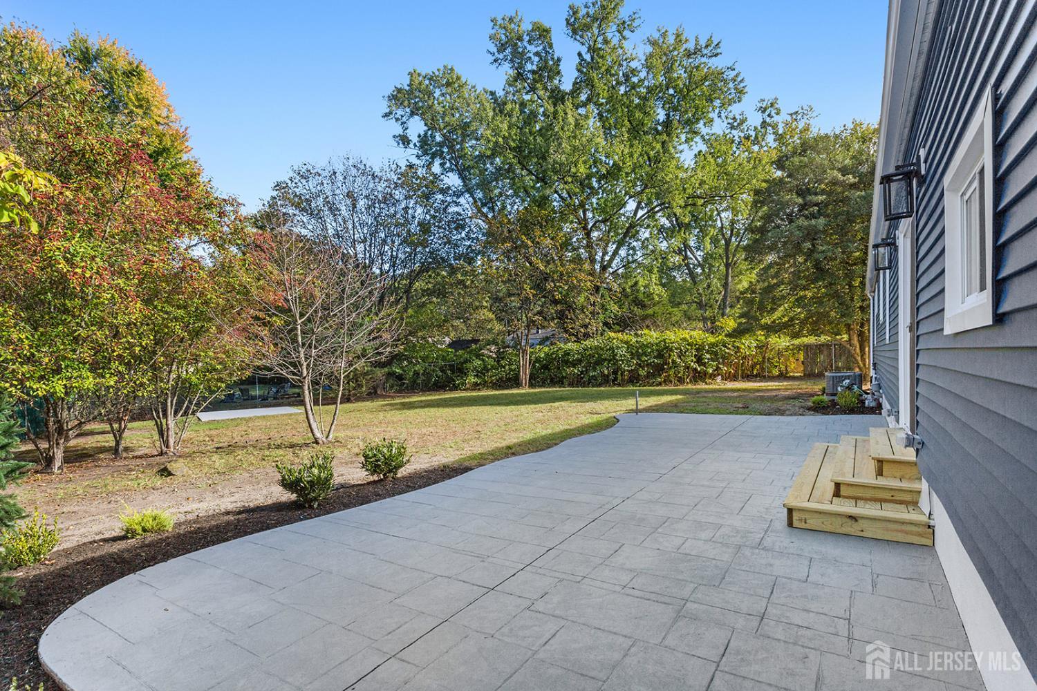 47 Glen Road Howell, NJ 07731 - Photo 5 of 37 Gallery Image 5