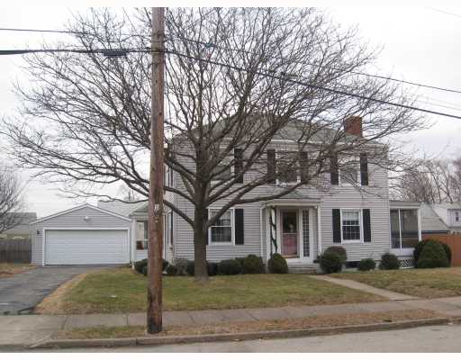 190 Edgemere Road Pawtucket, RI 02861 - Photo 1 of 8 Exterior Front.