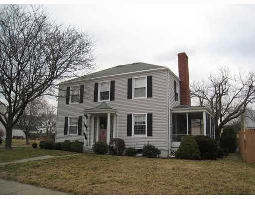 190 Edgemere Road Pawtucket, RI 02861 - Photo 5 of 8 Facade/Exterior Front.