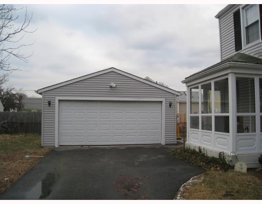 190 Edgemere Road Pawtucket, RI 02861 - Photo 6 of 8 Parking Lot/Garage.