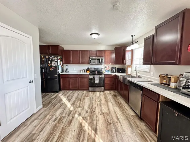 $390,000 | 54291 Johnny Trail, Hannibal, MO 63401