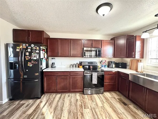 $379,900 | 54291 Johnny Trail, Hannibal, MO 63401