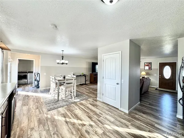 $379,900 | 54291 Johnny Trail, Hannibal, MO 63401