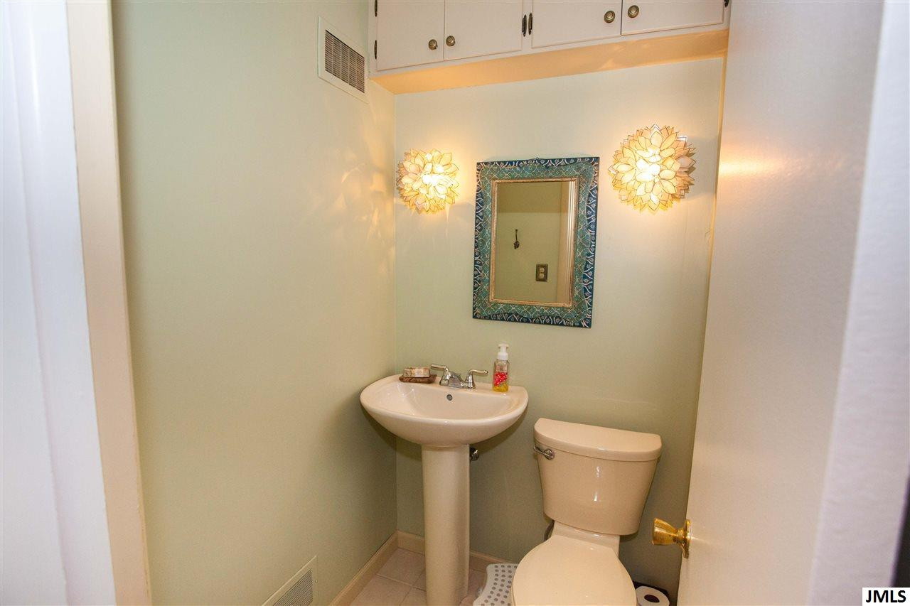 1905 Broadcrest Road Jackson, MI 49203 - Photo 21 of 33 Photo 21