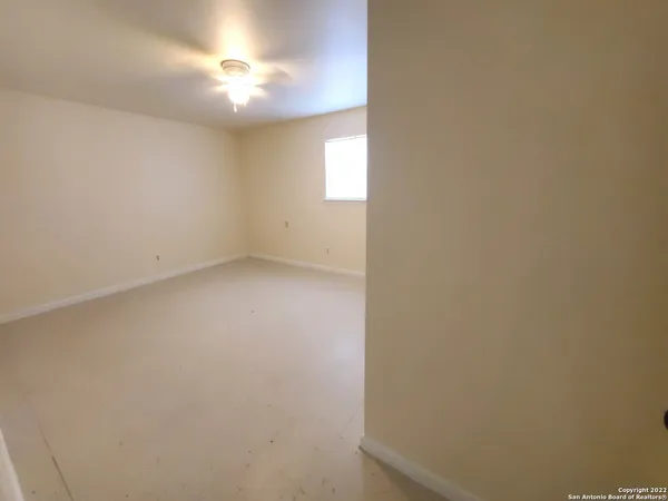 $1,200 | 1409 South 4th Street, Unit 2, Floresville, TX 78114