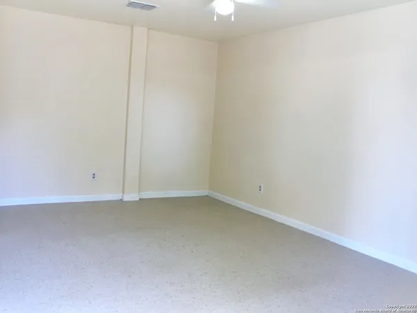 $1,200 | 1409 South 4th Street, Unit 2, Floresville, TX 78114