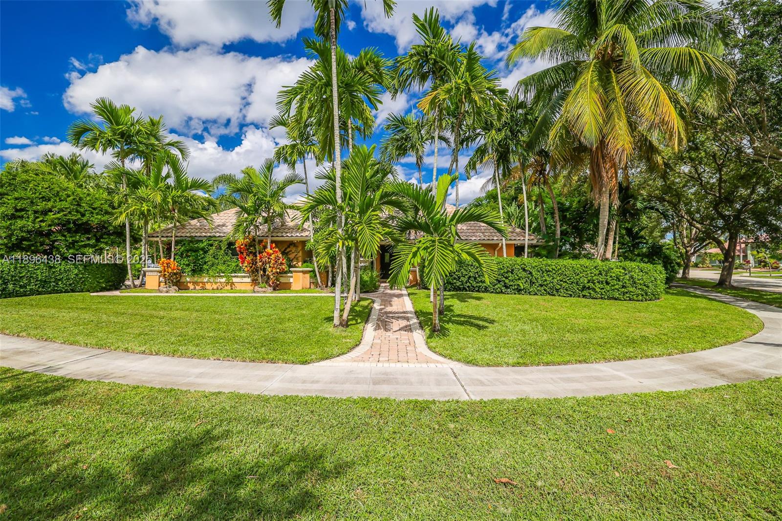 10101 Southwest 5th Street Plantation, FL 33324 - Photo 2 of 77 a view of a park with palm trees