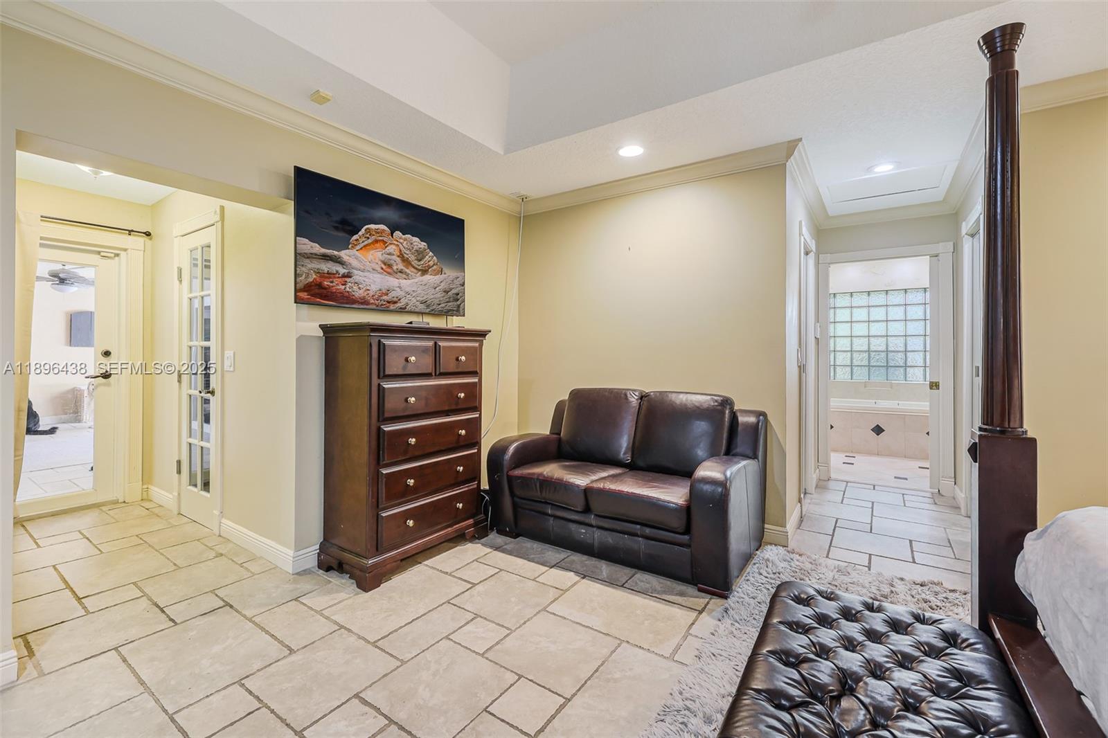 10101 Southwest 5th Street Plantation, FL 33324 - Photo 33 of 77 a living room with furniture