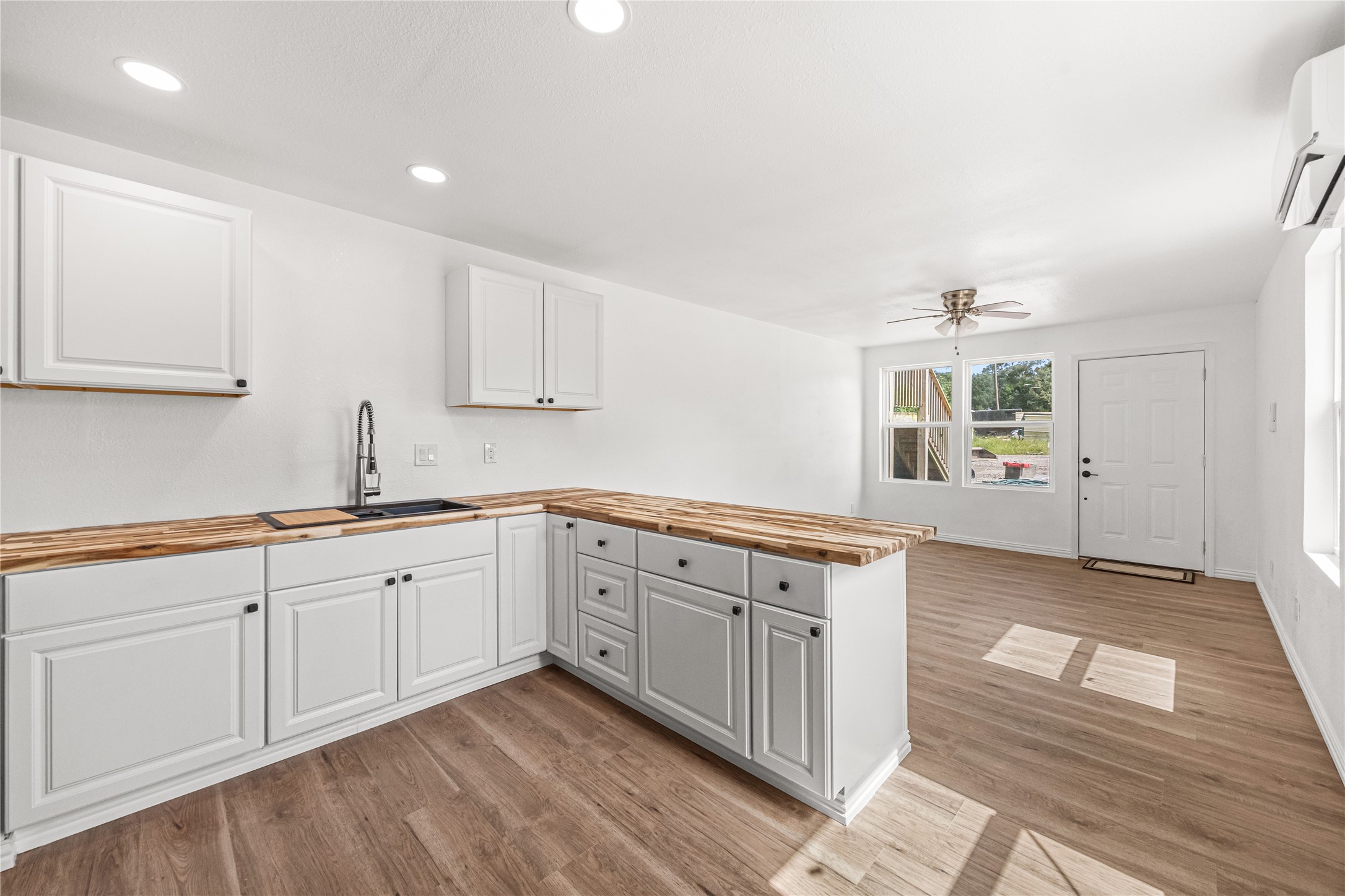 28096 7 Sisters Road, Unit B New Caney, TX 77357 - Photo 7 of 13