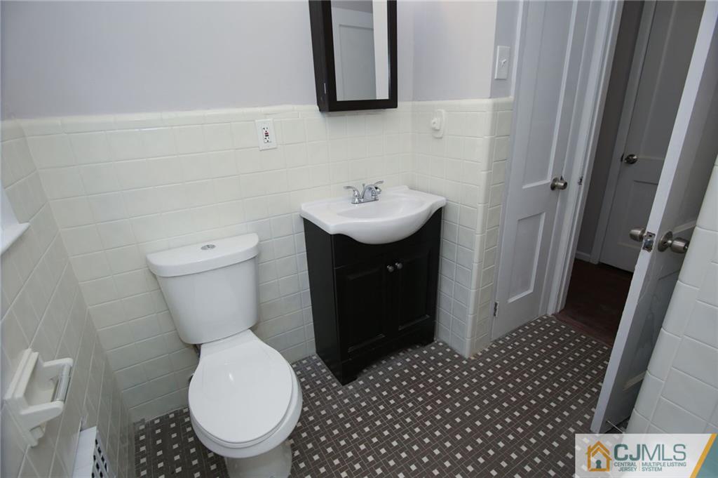 21 Rolling Road Middlesex, NJ 08846 - Photo 12 of 25 Gallery Image 12