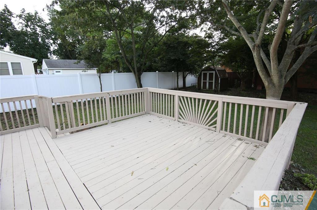 21 Rolling Road Middlesex, NJ 08846 - Photo 15 of 25 Gallery Image 15
