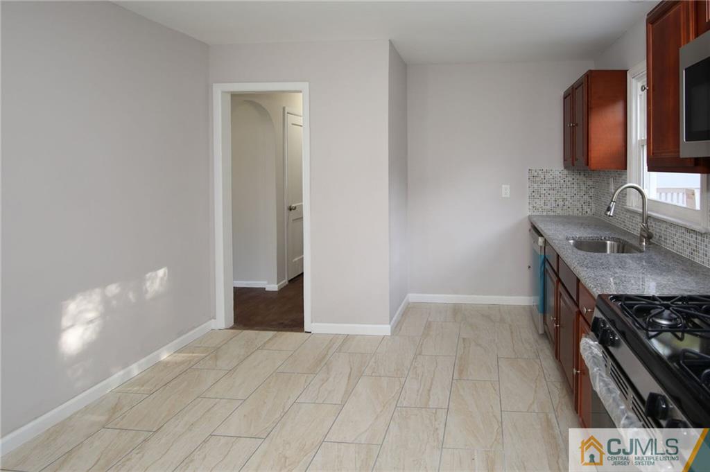 21 Rolling Road Middlesex, NJ 08846 - Photo 5 of 25 Gallery Image 5