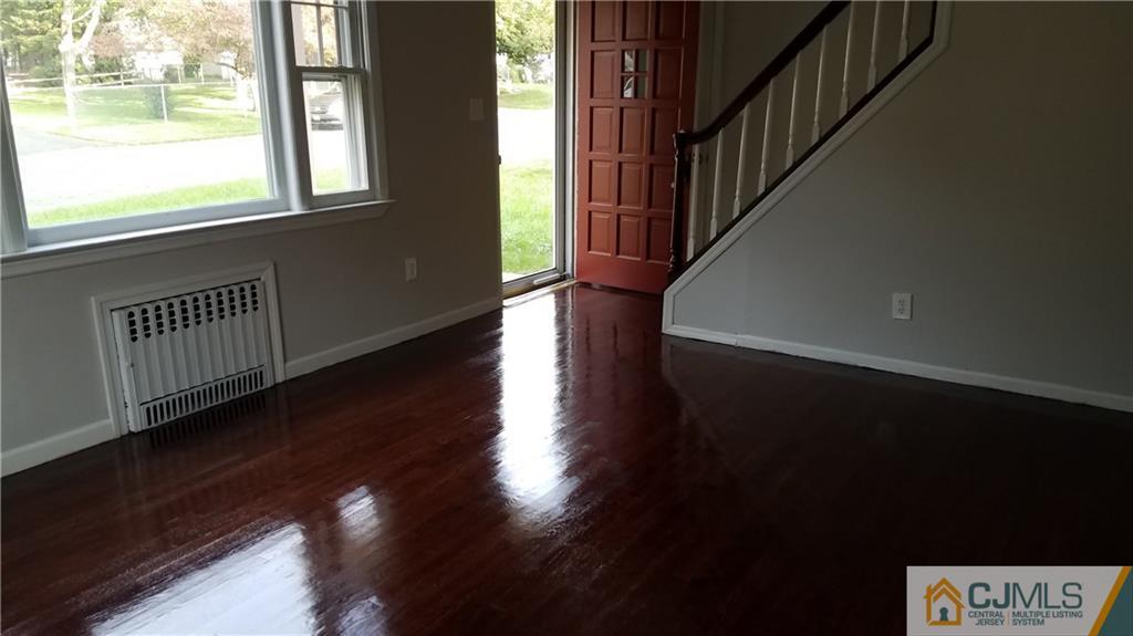 21 Rolling Road Middlesex, NJ 08846 - Photo 6 of 25 Gallery Image 6