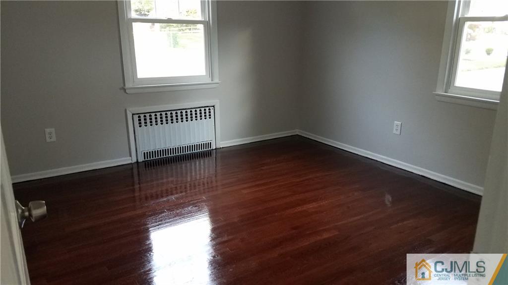 21 Rolling Road Middlesex, NJ 08846 - Photo 10 of 25 Gallery Image 10
