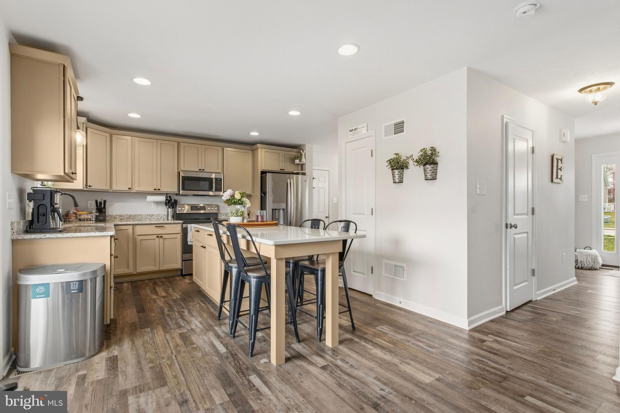 86 Homestead Drive Hanover, PA 17331 - Photo 11 of 38 Powder Room off Foyer