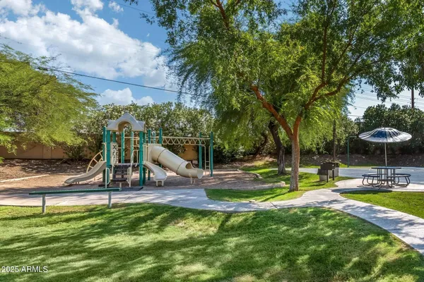 $1,670 | 5102 East Piedmont Road, Unit B2, Phoenix, AZ 85044