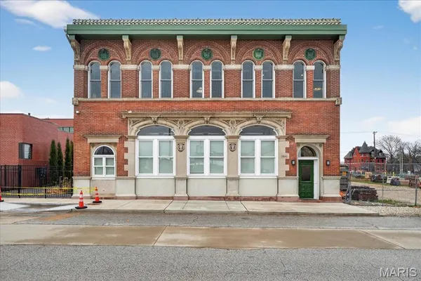 $219,900 | 3842 Olive Street, Unit B1, St. Louis, MO 63108