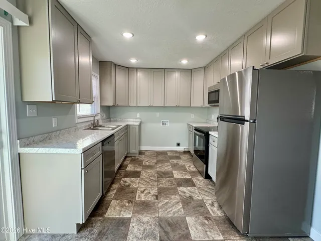 $1,350 | 142 Cardinal Road, Jacksonville, NC 28546