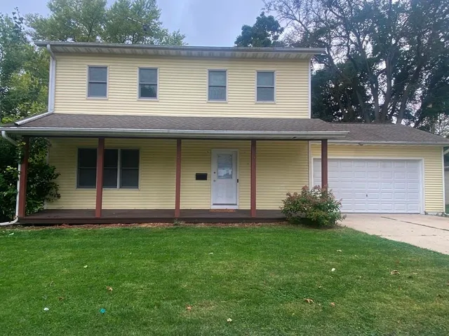 $2,000 | 350 South Cottage Street, Whitewater, WI 53190