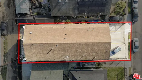 $1,495,000 | 211 East 55th Street, Los Angeles, CA 90011