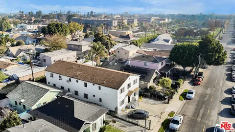 $1,495,000 | 211 East 55th Street, Los Angeles, CA 90011