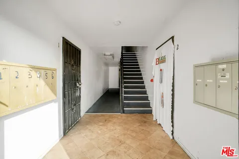 $1,495,000 | 211 East 55th Street, Los Angeles, CA 90011